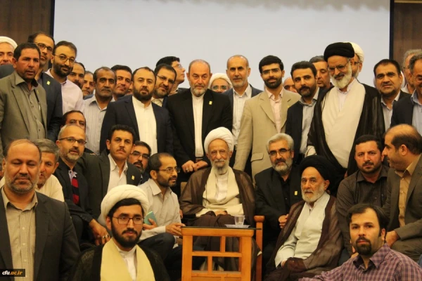 دیدار شرکت کنندگان در گردهمایی مسئولین بسیج اساتید با آیت الله مصباح یزدی 6