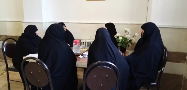 جلسه هماهنگی وبرنامه ریزی  بسیج اساتید پردیس حضرت معصومه سلام الله علیها با مسۍولین مدرسه علمیه حضرت امنه سلام الله علیها 3