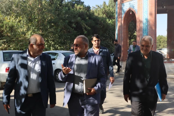 برگزاری نشست صمیمی رئیس بسیج اساتید دانشگاه فرهنگیان با مسؤولان و اساتید دانشگاه فرهنگیان استان یزد 4