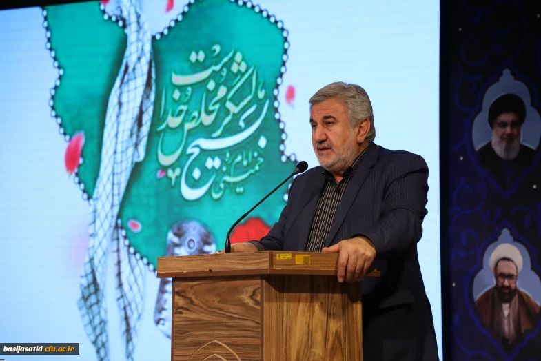 به مناسبت هفته بسیج

سلاح امروز بسیجی، قلم و اندیشه است